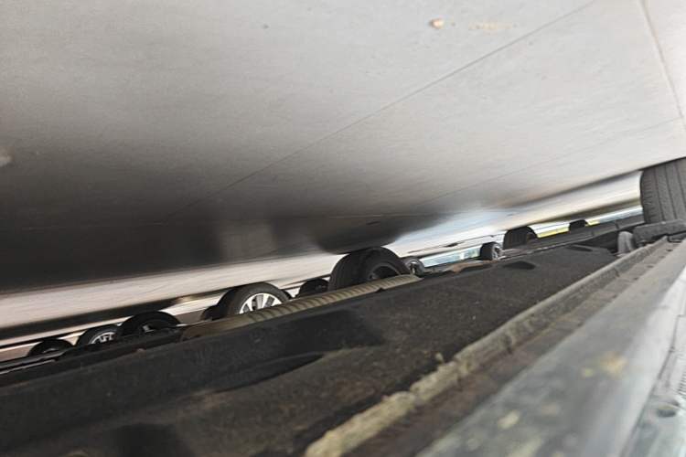 Used Hongqi HS5 2023 2.0T Qixiang Pro Edition Right Side Sill