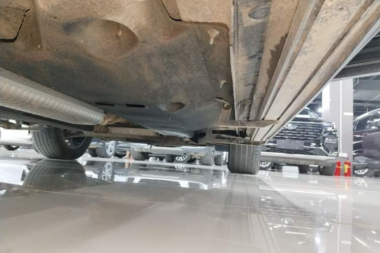 Used Hongqi HS5 2023 2.0T Qixiang Pro Edition Right Side Sill