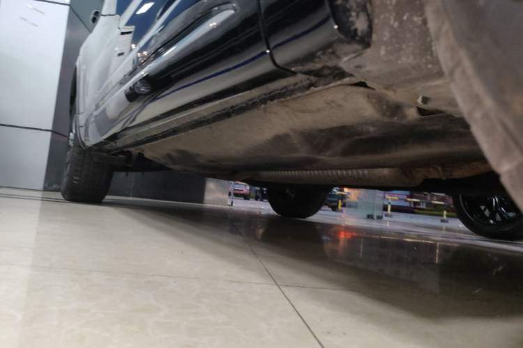 Used Hongqi HS5 2023 2.0T Qixiang Pro Edition Right Side Sill