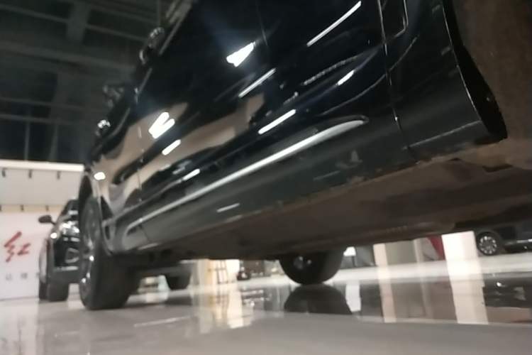 Used Hongqi HS5 2023 2.0T Qixiang Pro Edition Right Side Sill