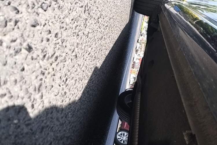 Used Hongqi HS5 2023 2.0T Qixiang Pro Edition Right Side Sill