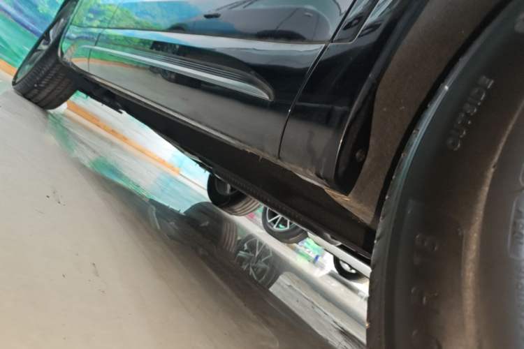 Used Hongqi HS5 2023 2.0T Qixiang Pro Edition Right Side Sill