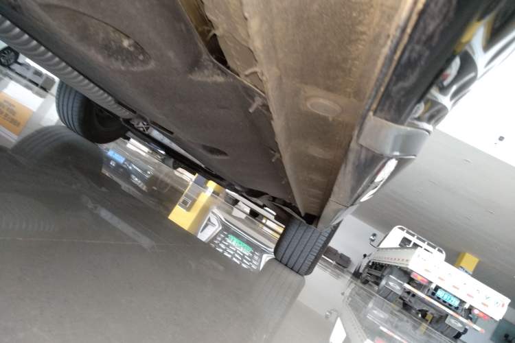 Used Hongqi HS5 2023 2.0T Qixiang Pro Edition Right Side Sill