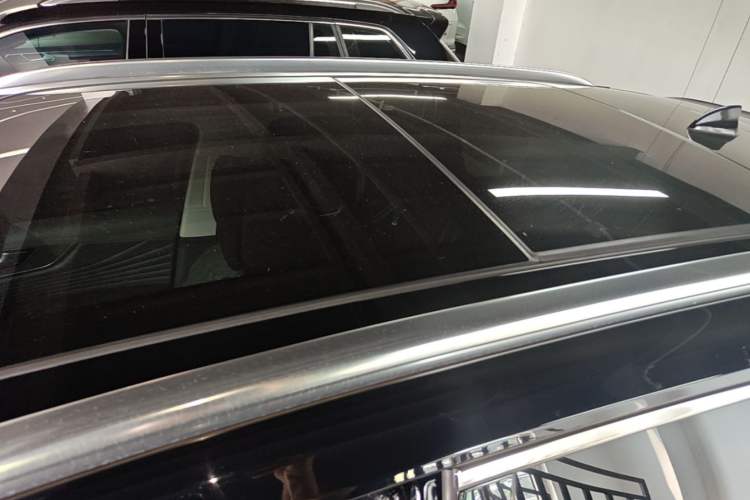 Used Hongqi HS5 2023 2.0T Qixiang Pro Edition Roof