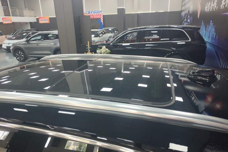 Used Hongqi HS5 2023 2.0T Qixiang Pro Edition Roof