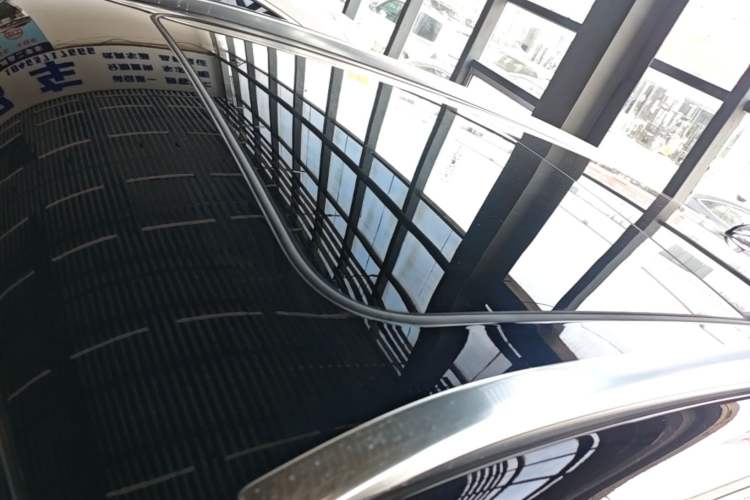 Used Hongqi HS5 2023 2.0T Qixiang Pro Edition Roof