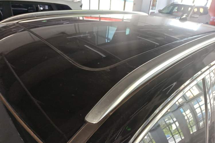 Used Hongqi HS5 2023 2.0T Qixiang Pro Edition Roof