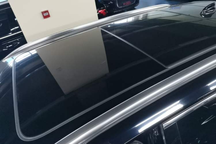 Used Hongqi HS5 2023 2.0T Qixiang Pro Edition Roof