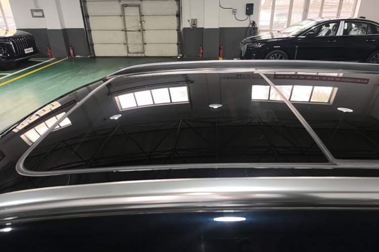 Used Hongqi HS5 2023 2.0T Qixiang Pro Edition Roof