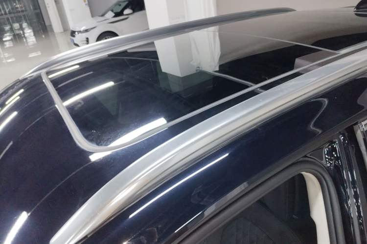 Used Hongqi HS5 2023 2.0T Qixiang Pro Edition Roof