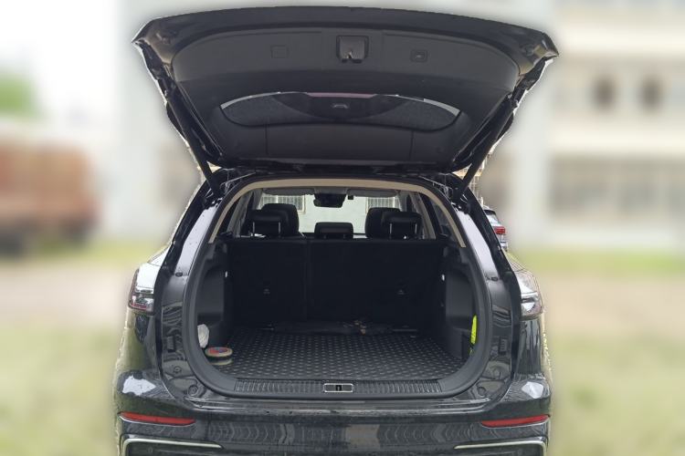 Used Hongqi HS5 2023 2.0T Four-Wheel Drive Flagship Pro Edition Trunk
