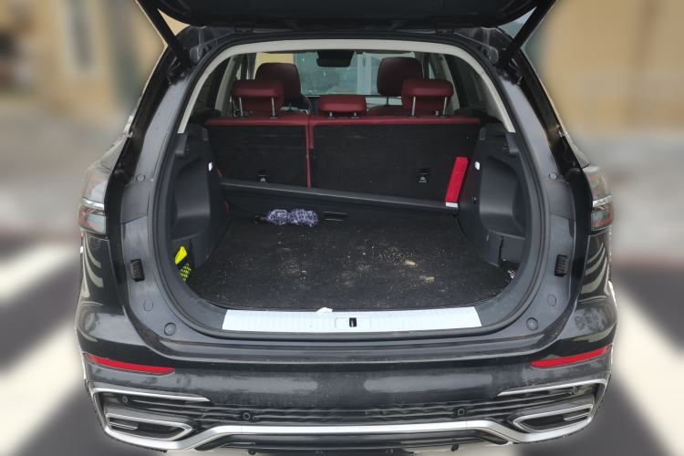 Used Hongqi HS5 2023 2.0T Four-Wheel Drive Flagship Pro Edition Trunk