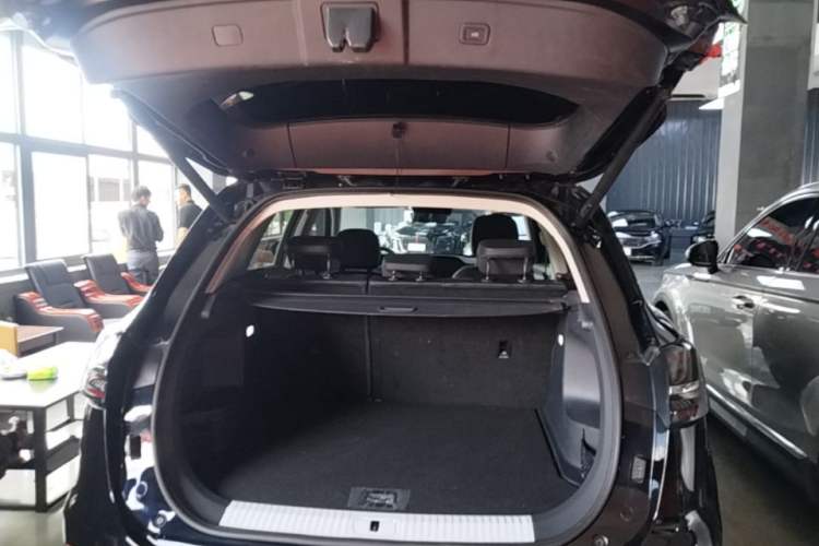 Used Hongqi HS5 2023 2.0T Qixiang Pro 500 000th Unit Commemorative Edition Trunk