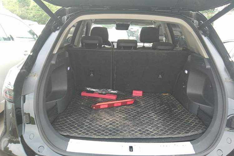 Used Hongqi HS5 2023 2.0T Qixiang Pro Edition Trunk