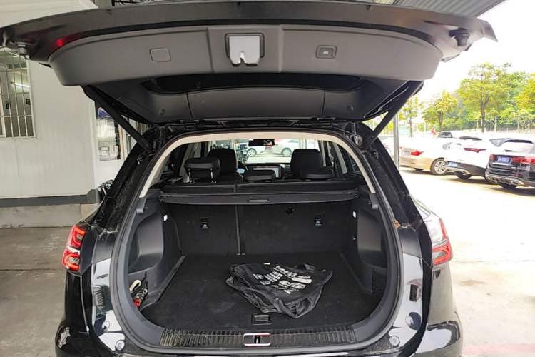 Used Hongqi HS5 2023 2.0T Qixiang Pro Edition Trunk