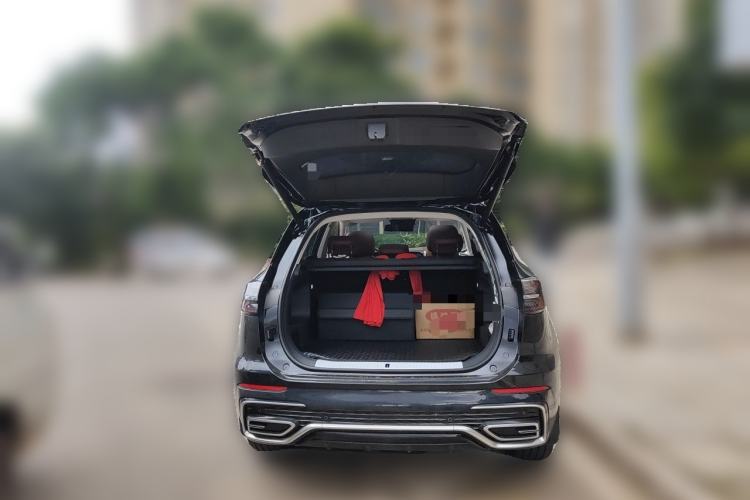 Used Hongqi HS5 2023 2.0T Four-Wheel Drive Flagship Pro Edition Trunk