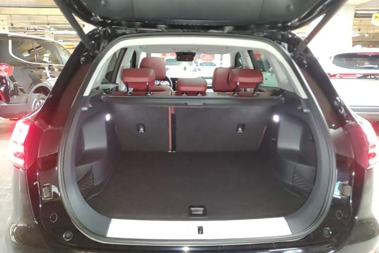 Used Hongqi HS5 2023 2.0T Four-Wheel Drive Flagship Pro Edition Trunk