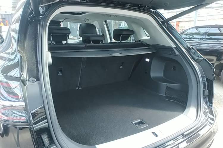 Used Hongqi HS5 2023 2.0T Qixiang Pro Edition Trunk