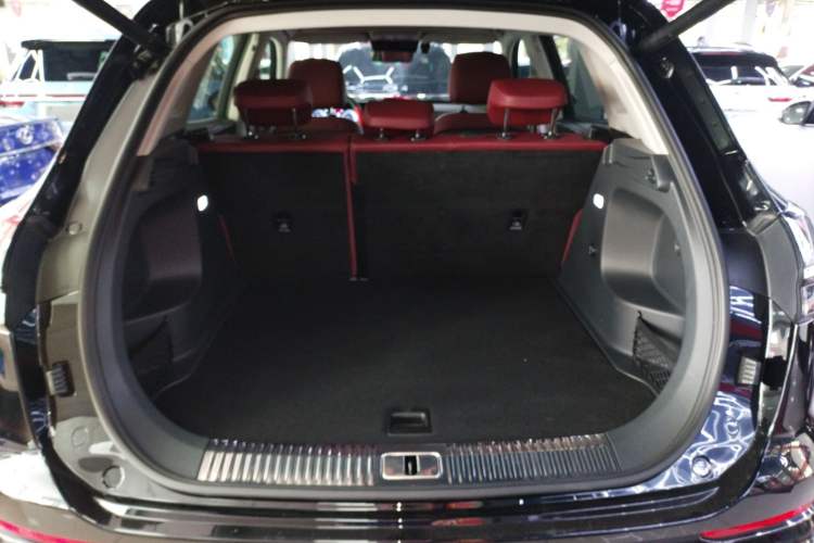 Used Hongqi HS5 2023 2.0T Four-Wheel Drive Flagship Pro Edition Trunk