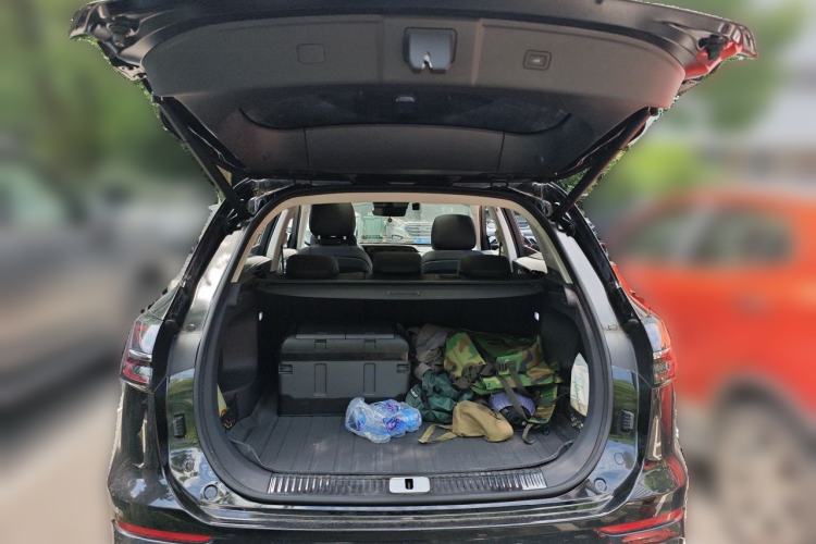 Used Hongqi HS5 2023 2.0T Four-Wheel Drive Flagship Pro Edition Trunk