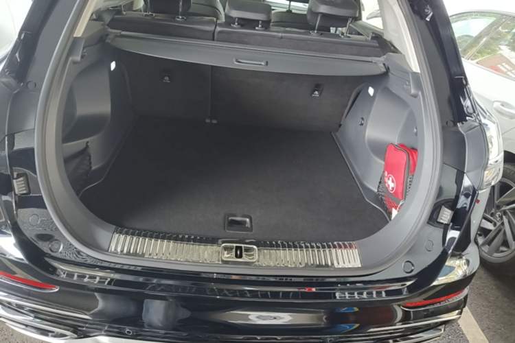 Used Hongqi HS5 2023 2.0T Qixiang Pro Edition Trunk