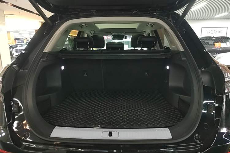 Used Hongqi HS5 2023 2.0T Qixiang Pro Edition Trunk