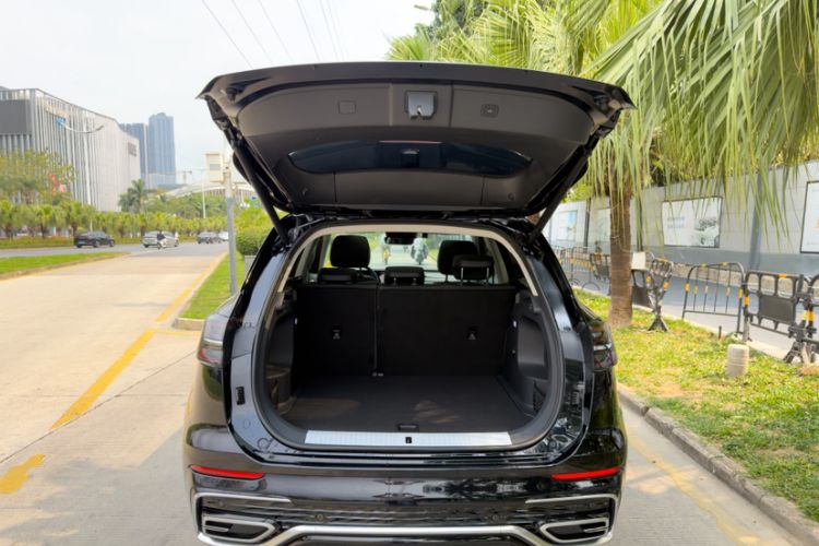 Used Hongqi HS5 2023 2.0T Qixiang Pro Edition Trunk