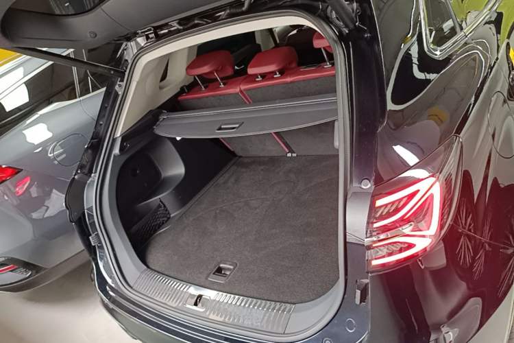 Used Hongqi HS5 2023 2.0T Qixiang Pro Edition Trunk