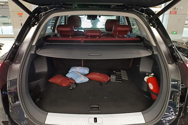 Used Hongqi HS5 2023 2.0T Qixiang Pro Edition Trunk