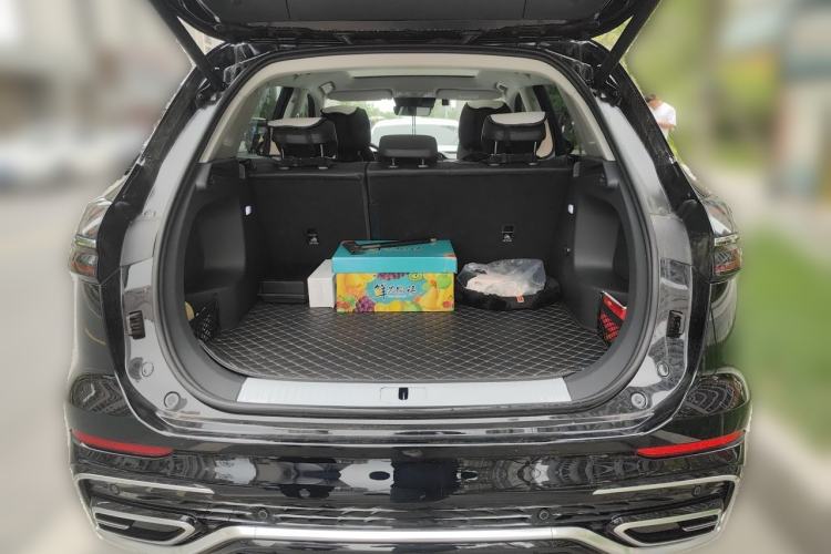 Used Hongqi HS5 2023 2.0T Qixiang Pro Edition Trunk