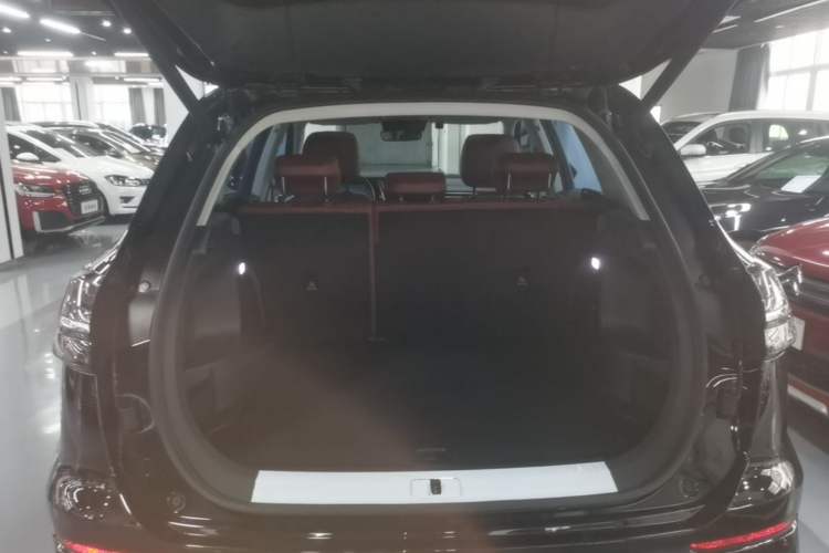 Used Hongqi HS5 2023 2.0T Qixiang Pro Edition Trunk
