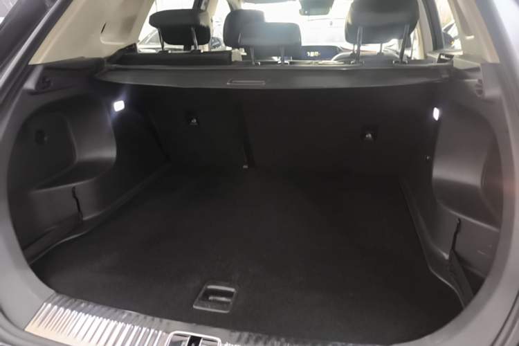 Used Hongqi HS5 2023 2.0T Four-Wheel Drive Flagship Pro Edition Trunk