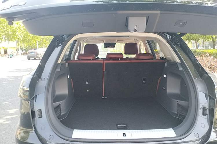 Used Hongqi HS5 2023 2.0T Qixiang Pro Edition Trunk