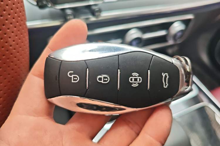 Used Hongqi HS5 2023 2.0T Qixiang Pro Edition Vehicle Key