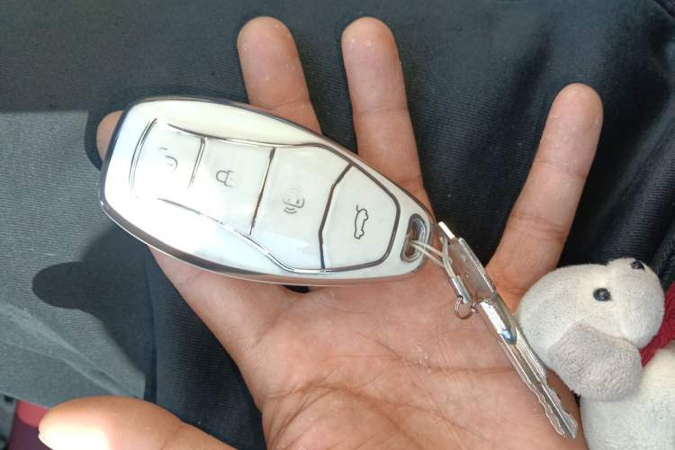 Used Hongqi HS5 2023 2.0T Four-Wheel Drive Flagship Pro Edition Vehicle Key