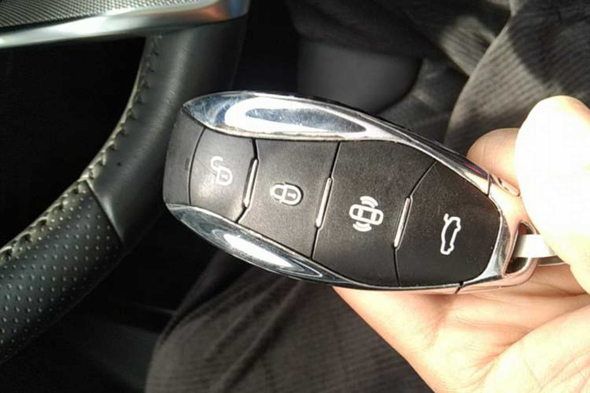 Used Hongqi HS5 2023 2.0T Qixiang Pro Edition Vehicle Key