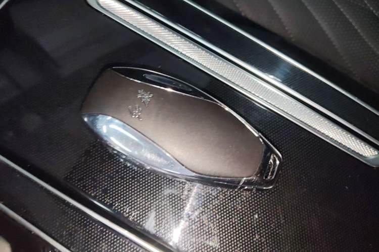 Used Hongqi HS5 2023 2.0T Four-Wheel Drive Flagship Pro Edition Vehicle Key