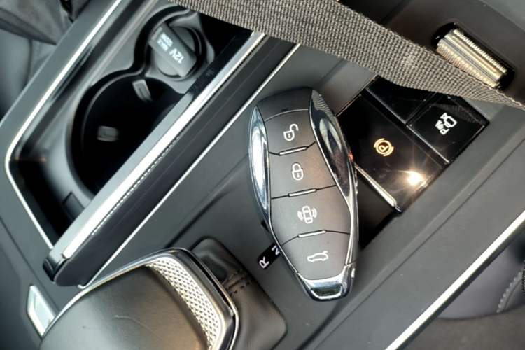 Used Hongqi HS5 2023 2.0T Qixiang Pro Edition Vehicle Key