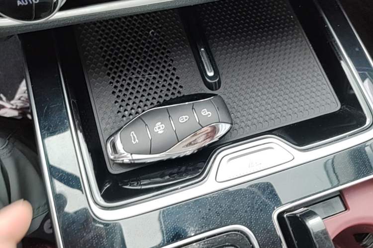 Used Hongqi HS5 2023 2.0T Qixiang Pro Edition Vehicle Key