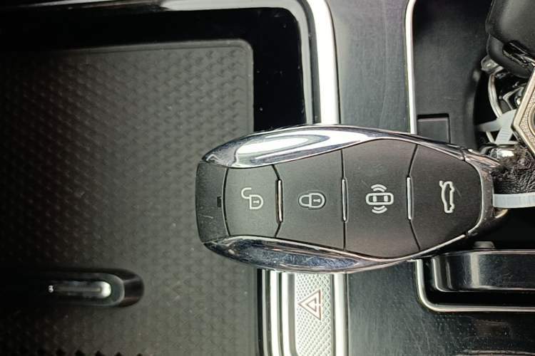 Used Hongqi HS5 2023 2.0T Four-Wheel Drive Flagship Pro Edition Vehicle Key