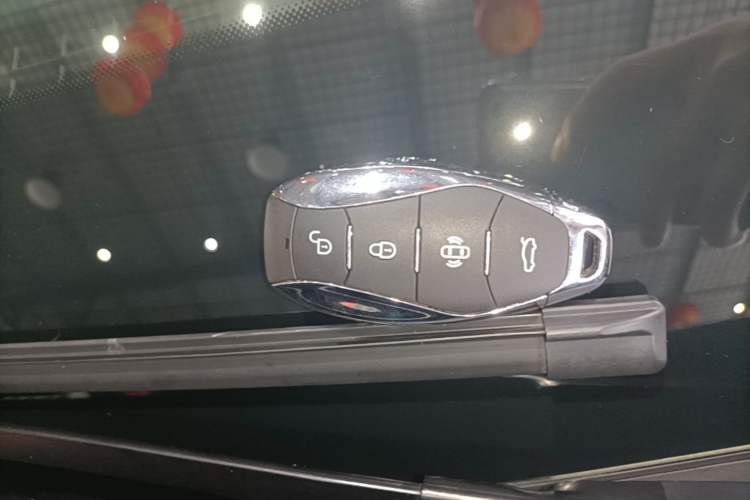 Used Hongqi HS5 2023 2.0T Qixiang Pro Edition Vehicle Key