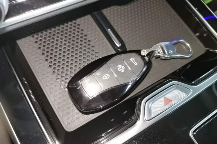 Used Hongqi HS5 2023 2.0T Qixiang Pro Edition Vehicle Key
