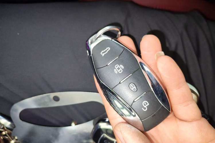 Used Hongqi HS5 2023 2.0T Qixiang Pro Edition Vehicle Key