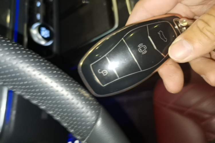 Used Hongqi HS5 2023 2.0T Qixiang Pro Edition Vehicle Key