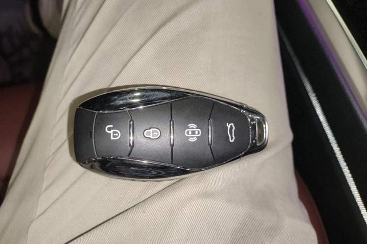 Used Hongqi HS5 2023 2.0T Qixiang Pro Edition Vehicle Key