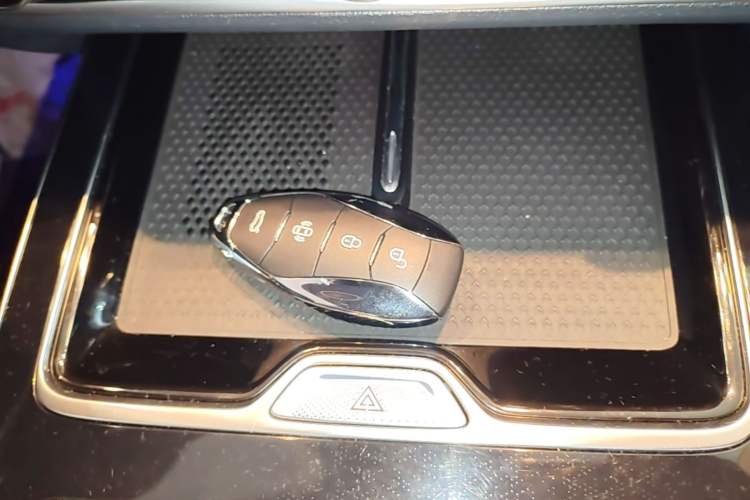 Used Hongqi HS5 2023 2.0T Qixiang Pro Edition Vehicle Key