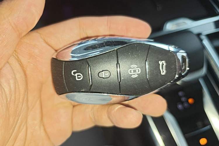 Used Hongqi HS5 2023 2.0T Qixiang Pro Edition Vehicle Key