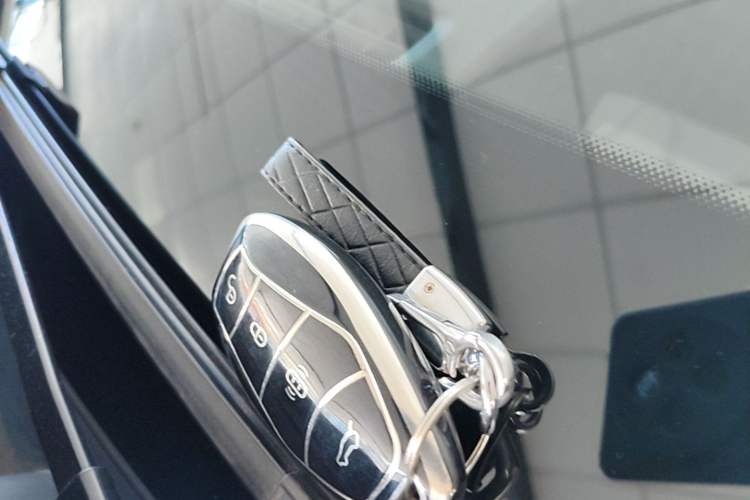 Used Hongqi HS5 2023 2.0T Four-Wheel Drive Flagship Pro Edition Vehicle Key