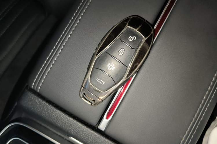 Used Hongqi HS5 2023 2.0T Qixiang Pro Edition Vehicle Key