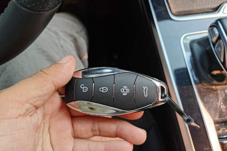 Used Hongqi HS5 2023 2.0T Qixiang Pro Edition Vehicle Key